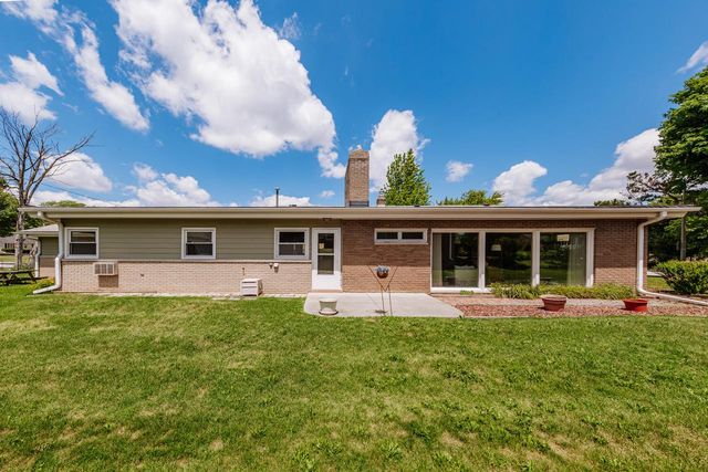 11307 W Garfield AVENUE, Wauwatosa, WI 53226