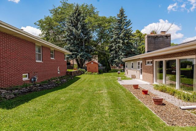 11307 W Garfield AVENUE, Wauwatosa, WI 53226