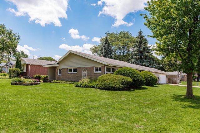 11307 W Garfield AVENUE, Wauwatosa, WI 53226