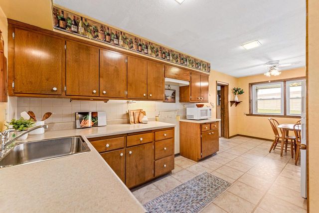 11307 W Garfield AVENUE, Wauwatosa, WI 53226