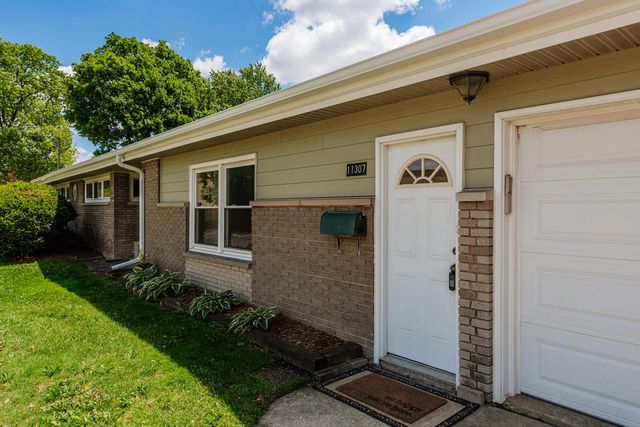 11307 W Garfield AVENUE, Wauwatosa, WI 53226