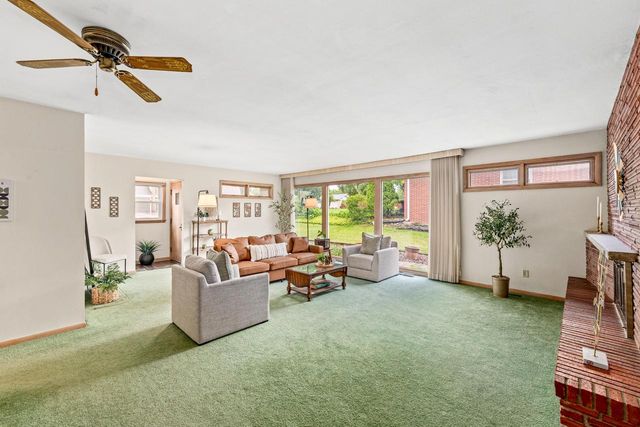 11307 W Garfield AVENUE, Wauwatosa, WI 53226