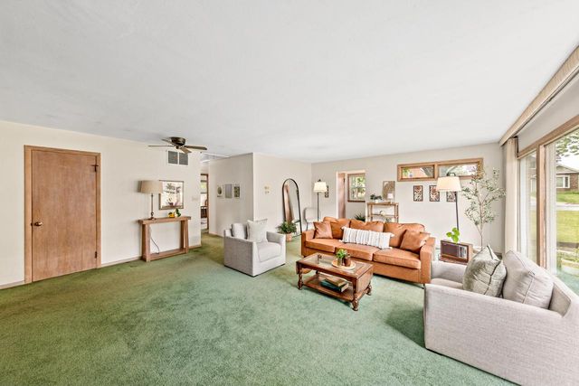 11307 W Garfield AVENUE, Wauwatosa, WI 53226
