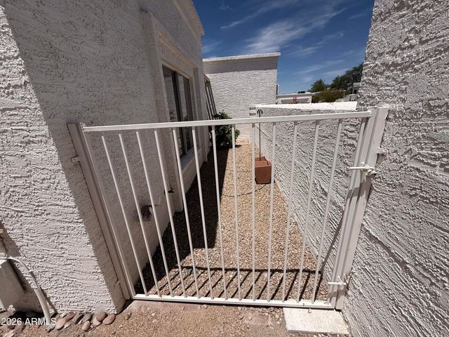 1301 E Rowlands Lane, Phoenix, AZ 85022