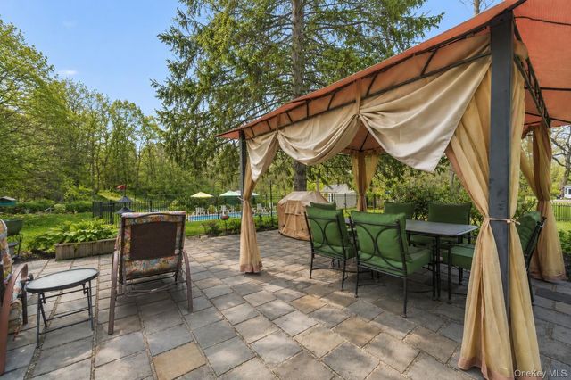 90 Quaker Avenue, Cornwall, NY 12518