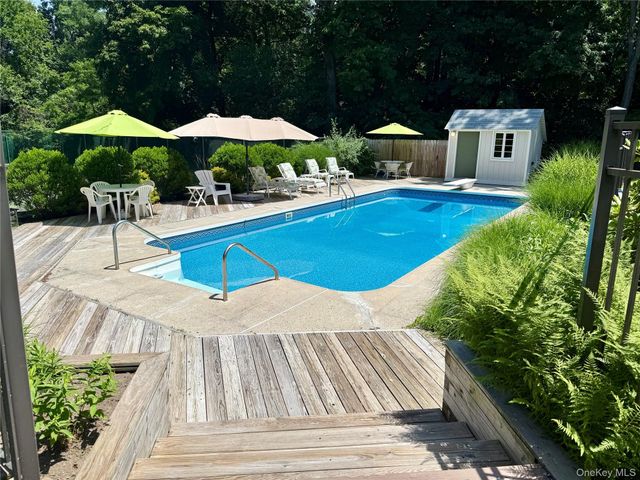 90 Quaker Avenue, Cornwall, NY 12518