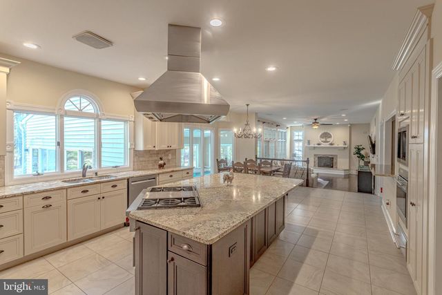 2 WILDERNESS DR, Medford, NJ 08055