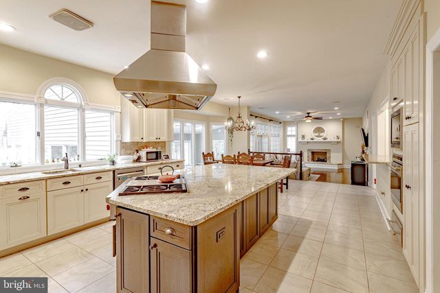 2 WILDERNESS DR, Medford, NJ 08055