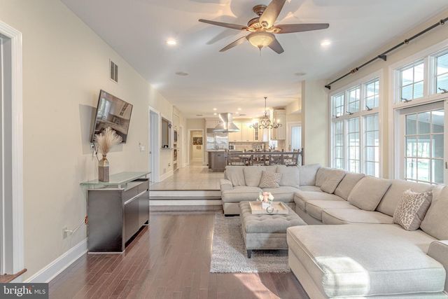 2 WILDERNESS DR, Medford, NJ 08055