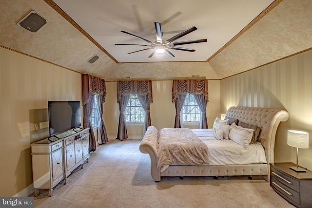 2 WILDERNESS DR, Medford, NJ 08055