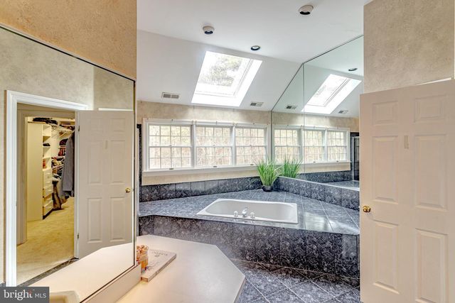 2 WILDERNESS DR, Medford, NJ 08055