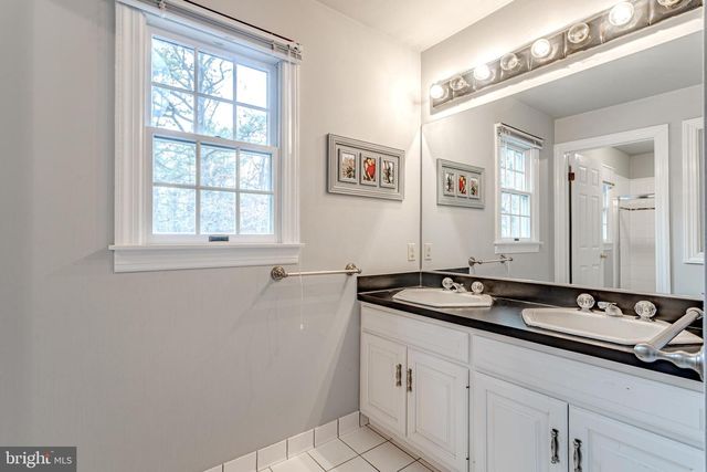 2 WILDERNESS DR, Medford, NJ 08055