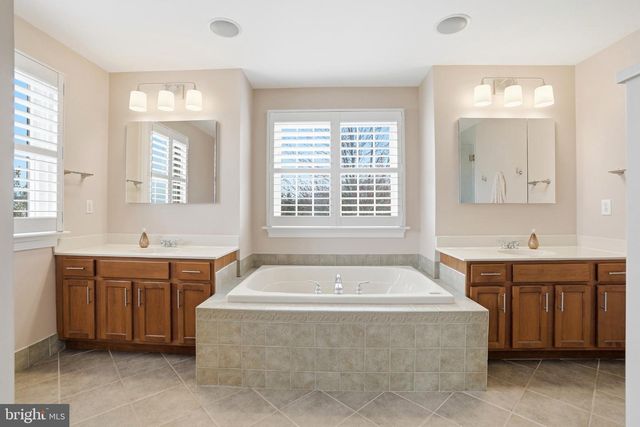 29 PAIGE TRL, Perkasie, PA 18944