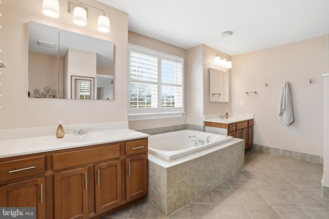 29 PAIGE TRL, Perkasie, PA 18944