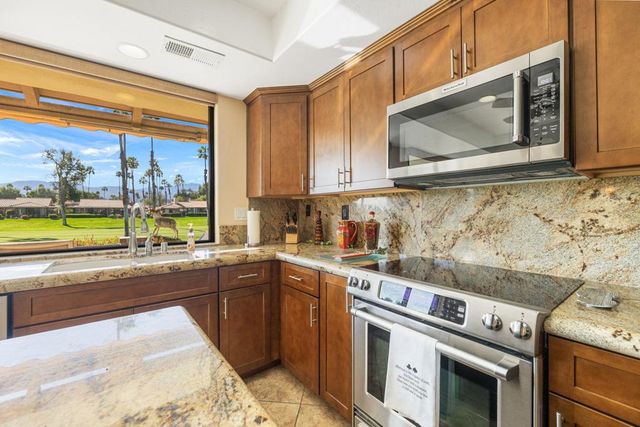 175 Las Lomas, Palm Desert, CA 92260