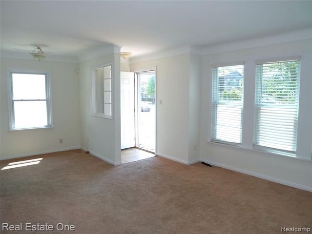 3876 Greenfield Road, Berkley, MI 48072