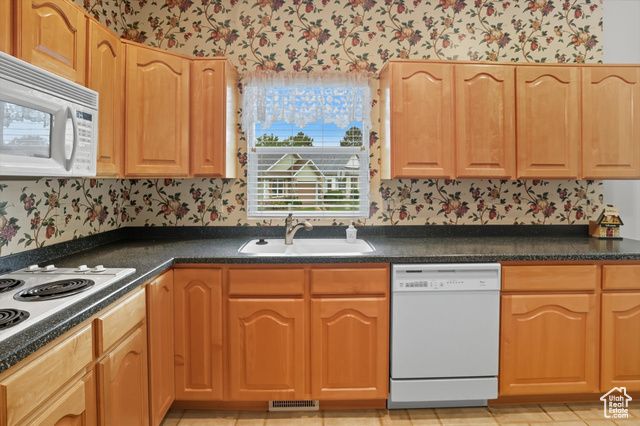 4602 S HATHAWAY DR, Roy, UT 84067