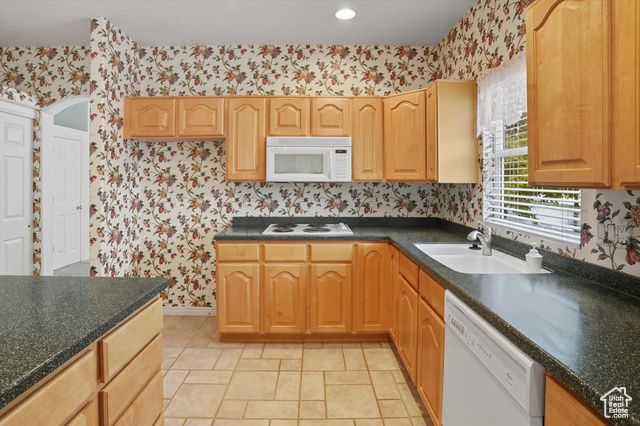 4602 S HATHAWAY DR, Roy, UT 84067