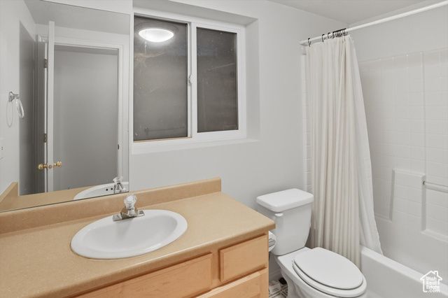 4602 S HATHAWAY DR, Roy, UT 84067