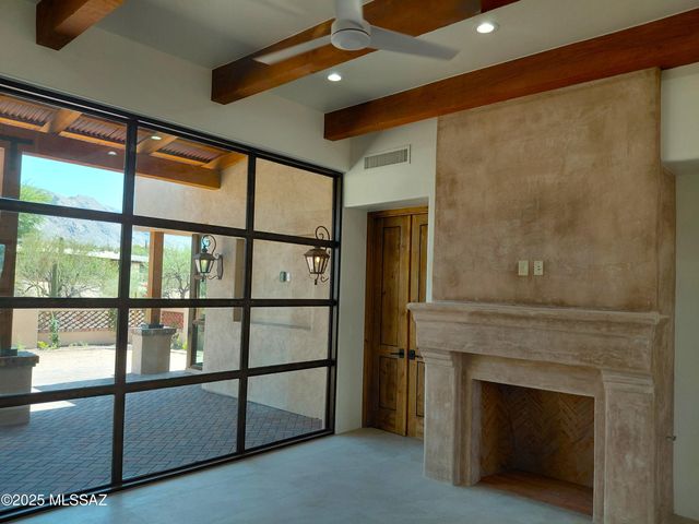 6060 N Piedra Seca, Tucson, AZ 85718
