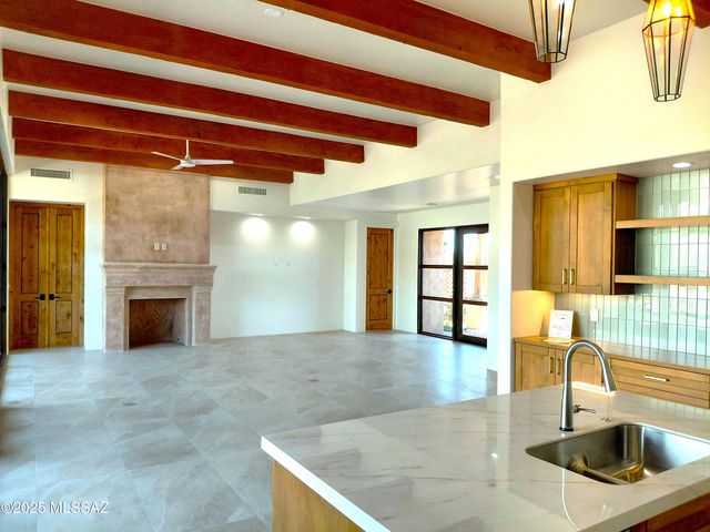 6060 N Piedra Seca, Tucson, AZ 85718