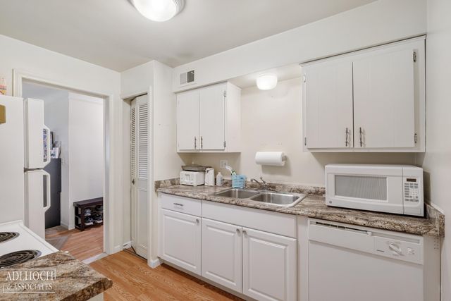 1750 Vernier Road 6, Grosse Pointe Woods, MI 48236