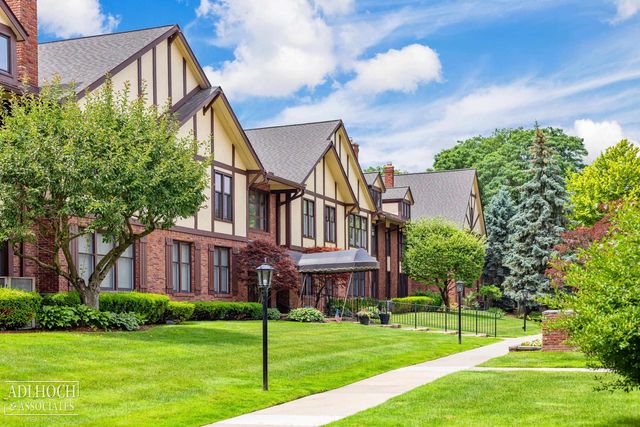 1750 Vernier Road 6, Grosse Pointe Woods, MI 48236