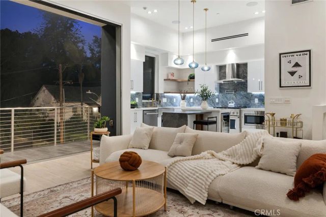 2311 Cove, Los Angeles, CA 90039