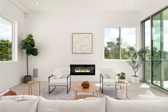 2311 Cove, Los Angeles, CA 90039