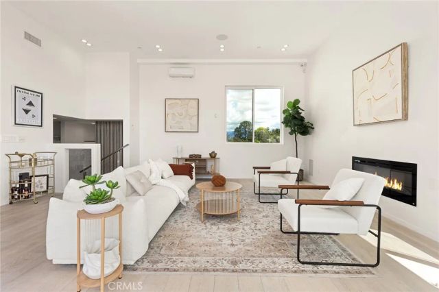 2311 Cove, Los Angeles, CA 90039