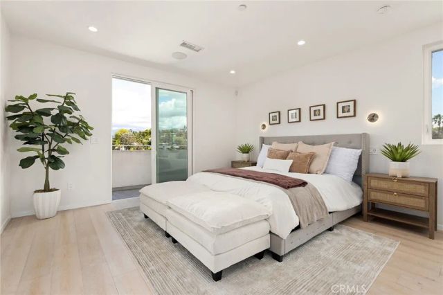 2311 Cove, Los Angeles, CA 90039