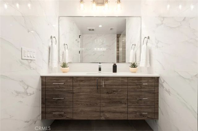 2311 Cove, Los Angeles, CA 90039