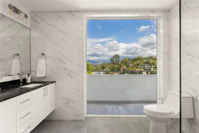 2311 Cove, Los Angeles, CA 90039