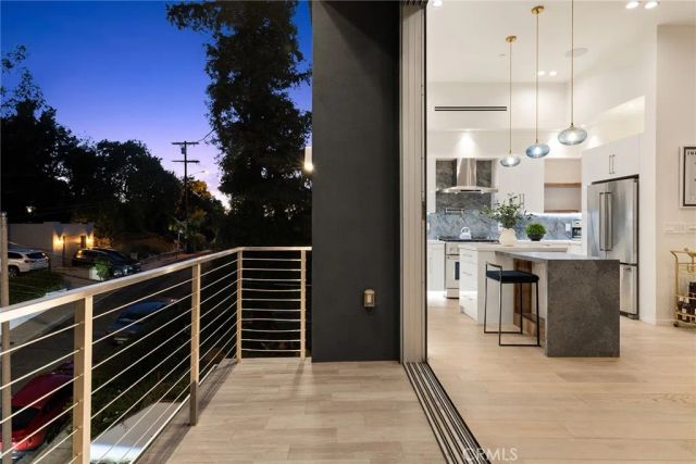 2311 Cove, Los Angeles, CA 90039