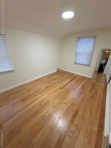 1823 N Elizabeth Street, Dearborn, MI 48128