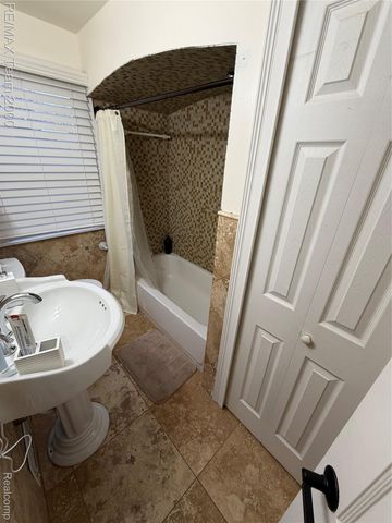 1823 N Elizabeth Street, Dearborn, MI 48128