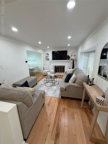 1823 N Elizabeth Street, Dearborn, MI 48128