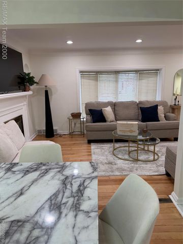 1823 N Elizabeth Street, Dearborn, MI 48128