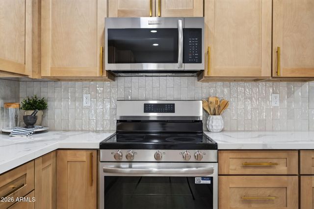 1709 E FRIER Drive, Phoenix, AZ 85020