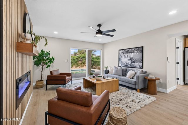 1709 E FRIER Drive, Phoenix, AZ 85020