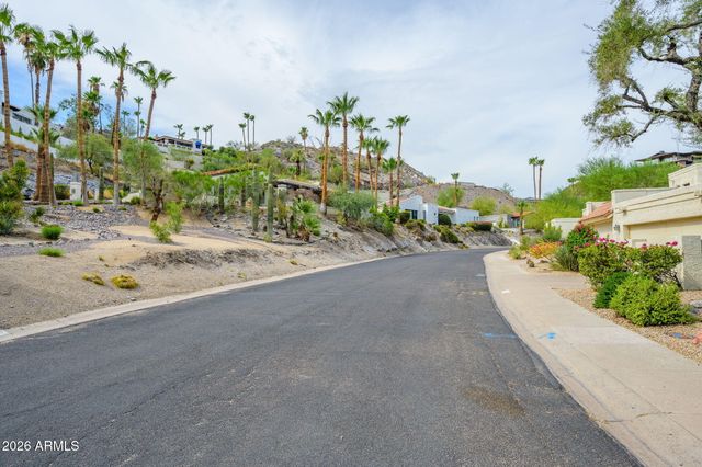 1709 E FRIER Drive, Phoenix, AZ 85020