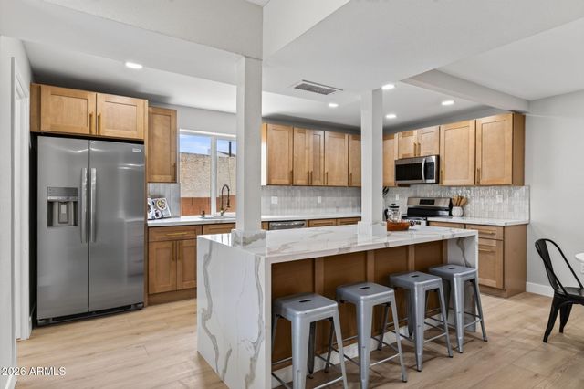 1709 E FRIER Drive, Phoenix, AZ 85020