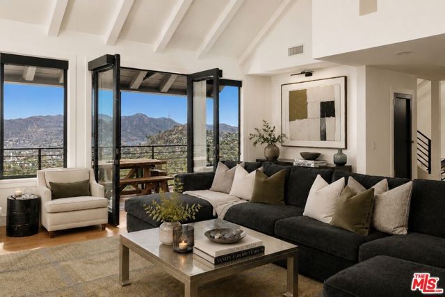 7825 Torreyson Drive, Los Angeles, CA 90046
