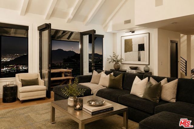 7825 Torreyson Drive, Los Angeles, CA 90046