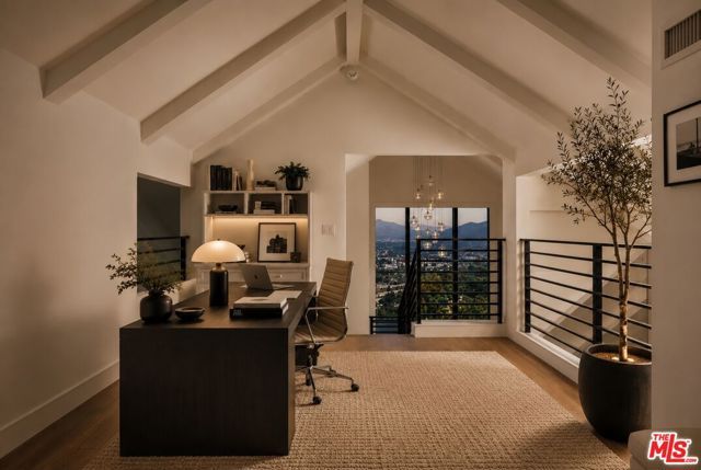 7825 Torreyson Drive, Los Angeles, CA 90046