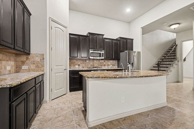 224 Carrington Lane, Lewisville, TX 75067