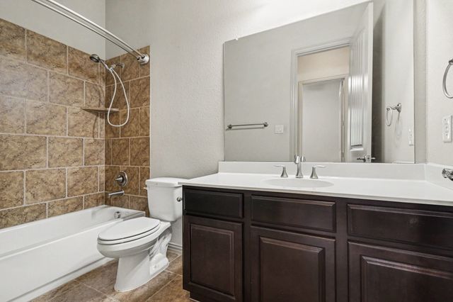 224 Carrington Lane, Lewisville, TX 75067