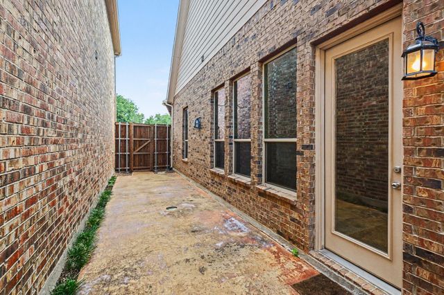 224 Carrington Lane, Lewisville, TX 75067