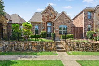 224 Carrington Lane, Lewisville, TX 75067