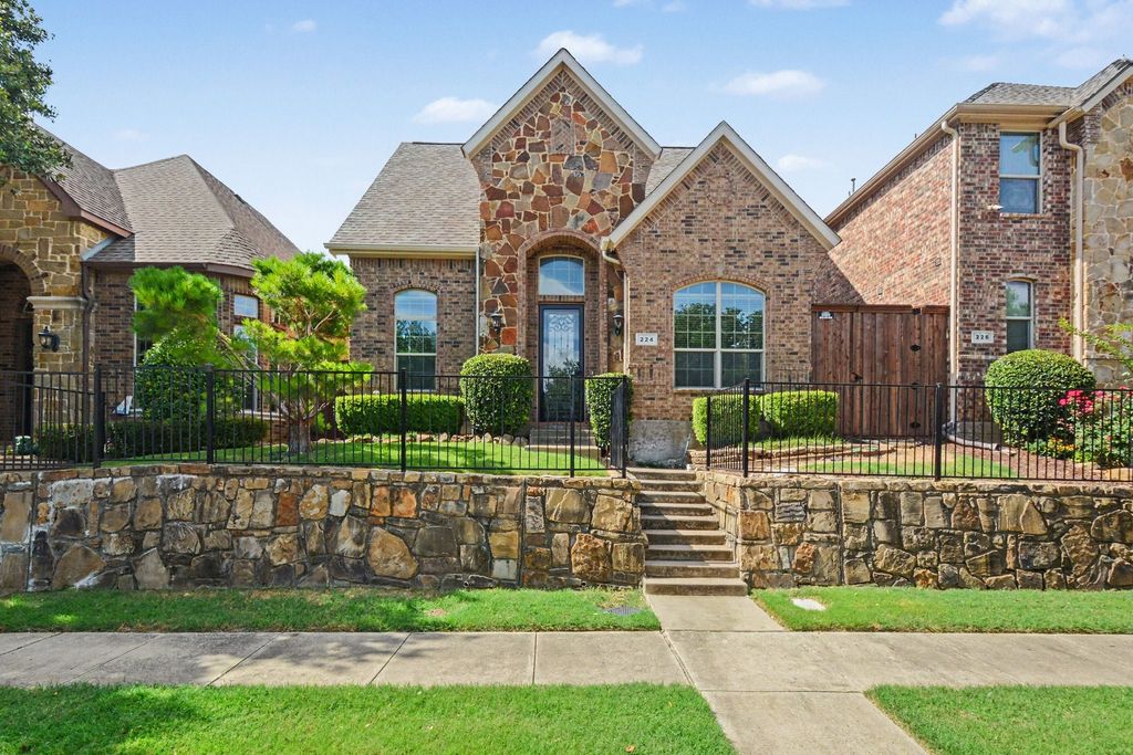 224 Carrington Lane, Lewisville, TX 75067